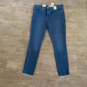 Levi's 311 Shaping Skinny size 31/12 short NWT